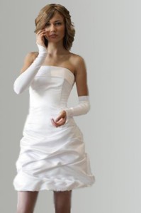 4352_21087-199x300 Короткие свадебные платья: полезные советы невесте