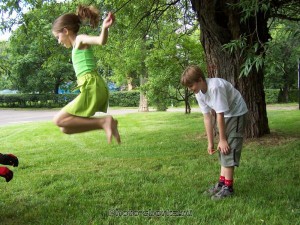 photo-sborka.ru_299_view_5B4-300x225 В какие игры играют дети во дворе
