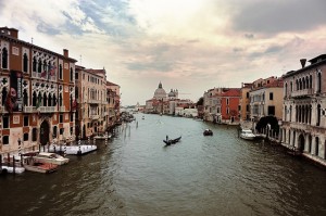 grand-canal-01-300x199 Основная достопримечательность и центральная «улица» Венеции — Гранд Канал