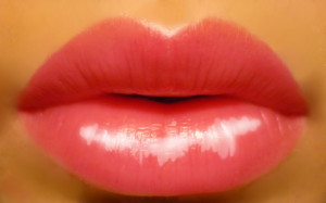 elektroporaciya-gub-300x187 Красивые губы: Как сохранить их молодость?