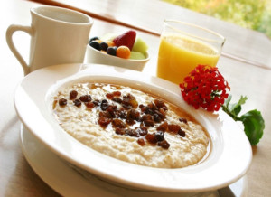1297180221_natural-beauty-remedies-oat-2-300x218 Как приготовить сытный и полезный завтрак
