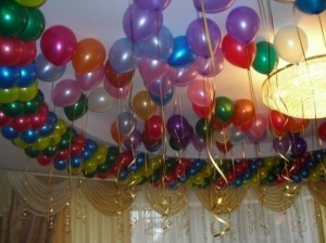 vozdushnyie-sharyi-deshevo-kupit-300x224 Украшение детского праздника шарами