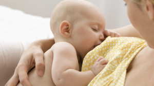 mother-nursing-baby-300x168 Грудное вскармливание ребенка