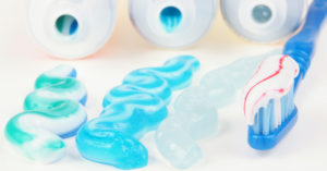choosing-right-toothpaste-300x157 Опасен ли фтор для зубов и организма?